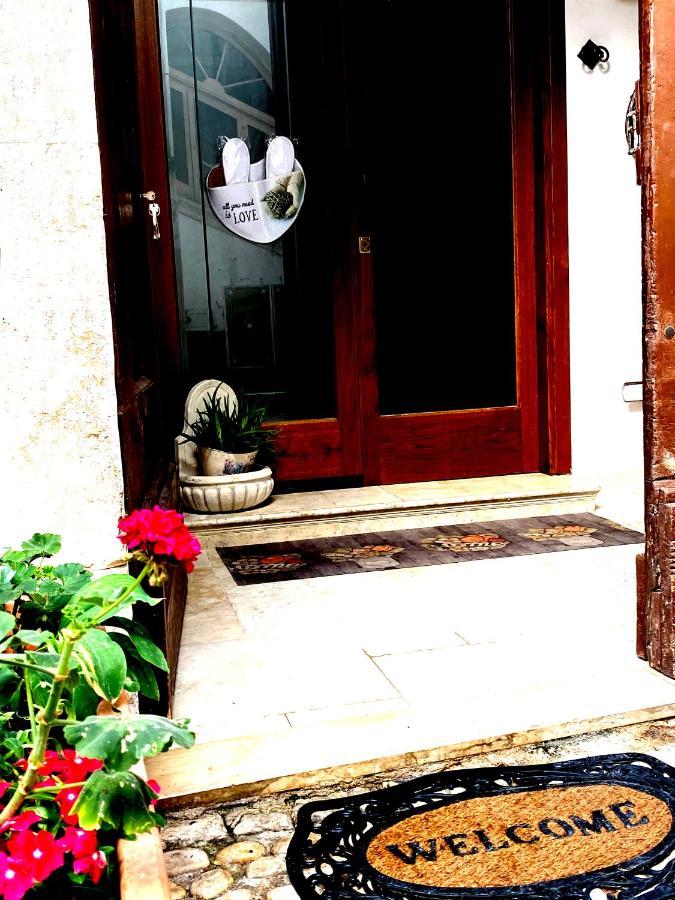 Apartamento L'Antico Pozzo Sulmona Exterior foto